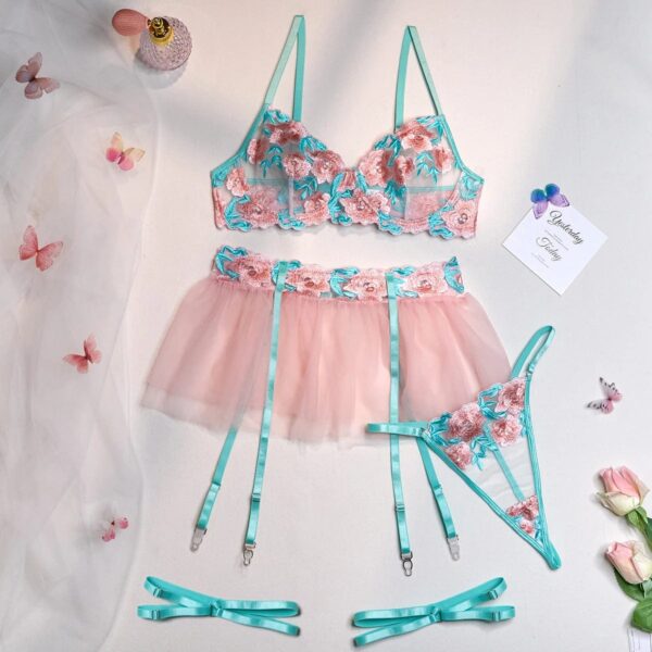 Kinky Cloth 4-Piece Floral Embroidery Lingerie Set