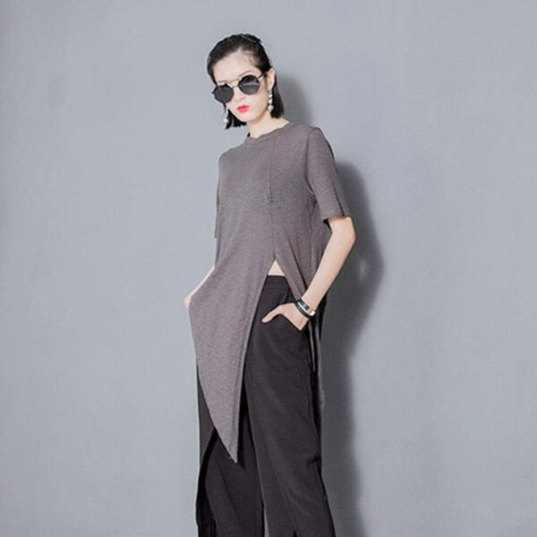 Kinky Cloth Asymmetrical Vent Long T-Shirt