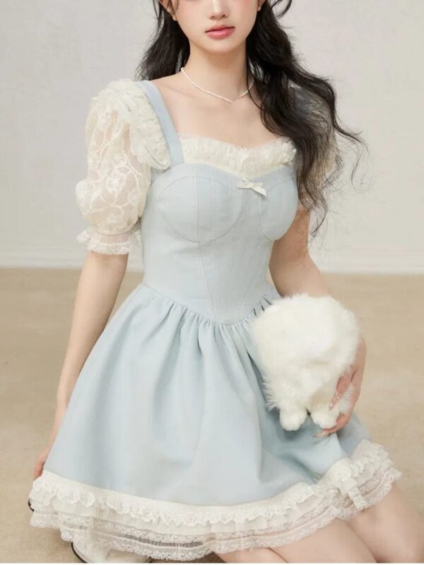 Kinky Cloth Bubble Sleeve Lace Dress