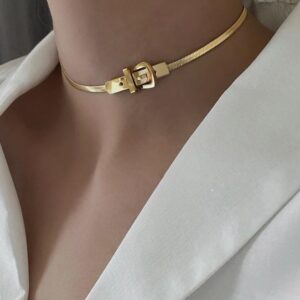 Kinky Cloth Classic Buckle Shape Choker