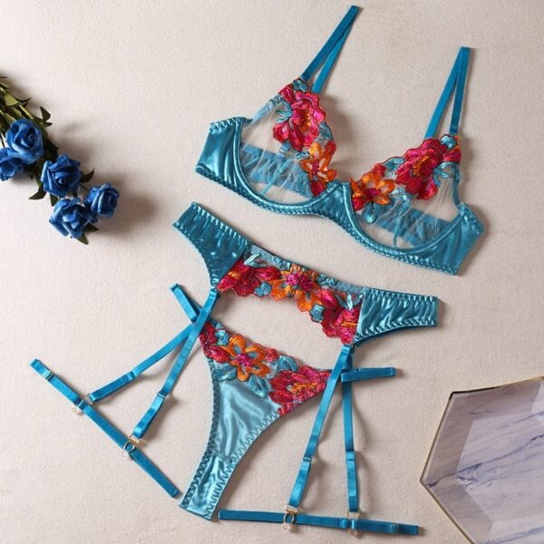 Kinky Cloth Full Blue / S Contrast Color Embroidery Bra Set