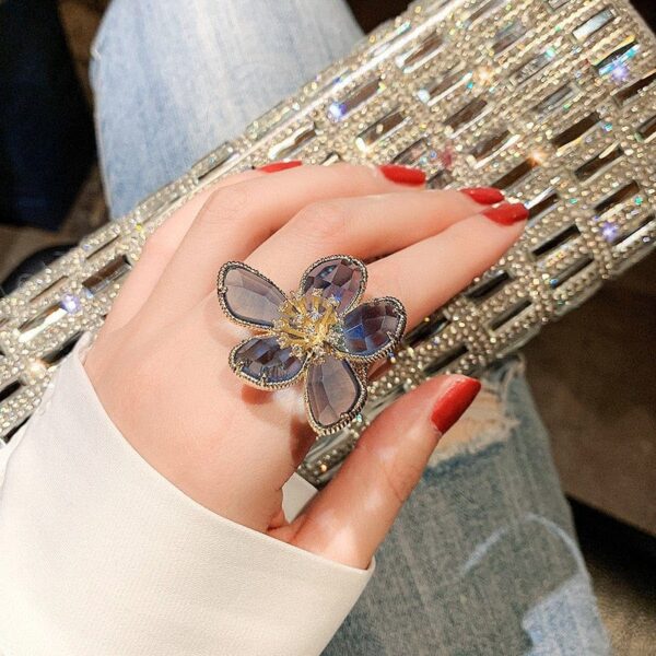 Kinky Cloth Crystal Blue Flower Ring