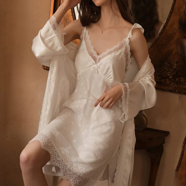 Kinky Cloth Embroidery Lace Silk Sleepwear Set