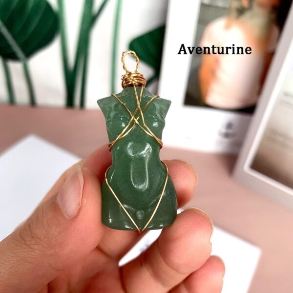 Kinky Cloth Aventurine Feminine Body Crystal Pendant Necklace