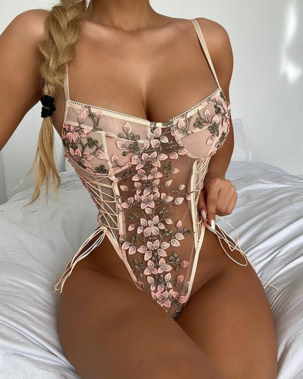 Kinky Cloth Floral Embroidery Lace Bodysuit