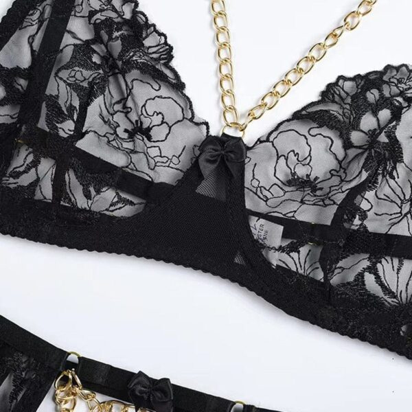 Kinky Cloth Floral Lace Chain Lingerie Set