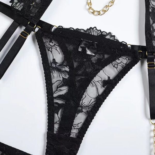 Kinky Cloth Floral Lace Chain Lingerie Set