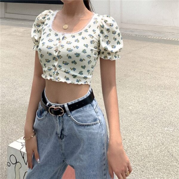 Kinky Cloth Floral Single Breasted Crop Top