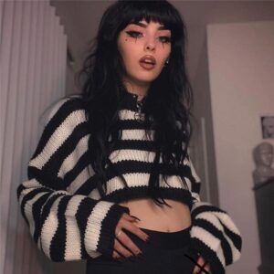 Kinky Cloth 200000373 Gothic Loose Crop Striped Sweaters