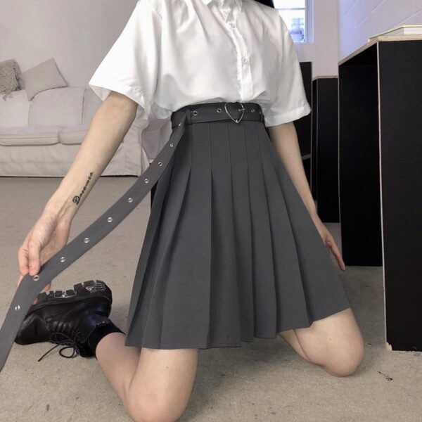 Kinky Cloth 349 Heart Buckle Belt Pleated Skirt