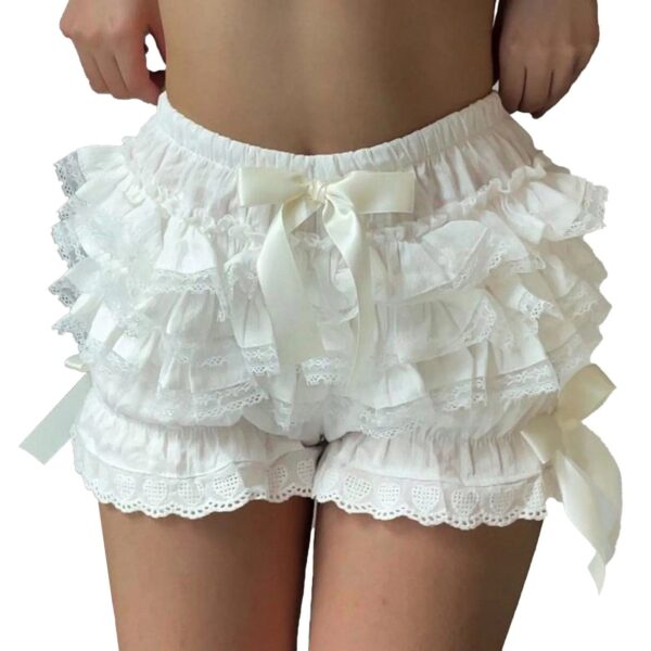 Kinky Cloth White B / S Lace Trim Layered Ruffle Shorts