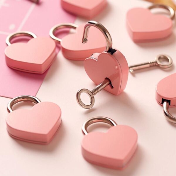 Kinky Cloth 3010 Mini Heart Shape Padlock With Key