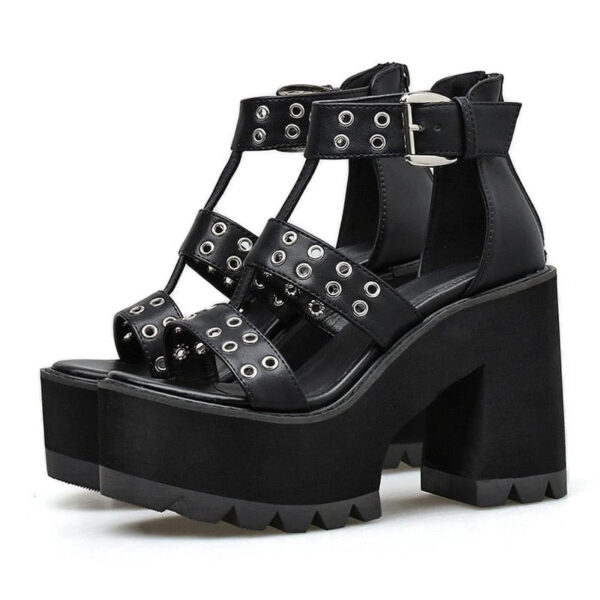 Kinky Cloth Rivet Block Heel Platform Sandals