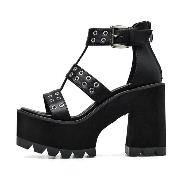 Kinky Cloth Rivet Block Heel Platform Sandals